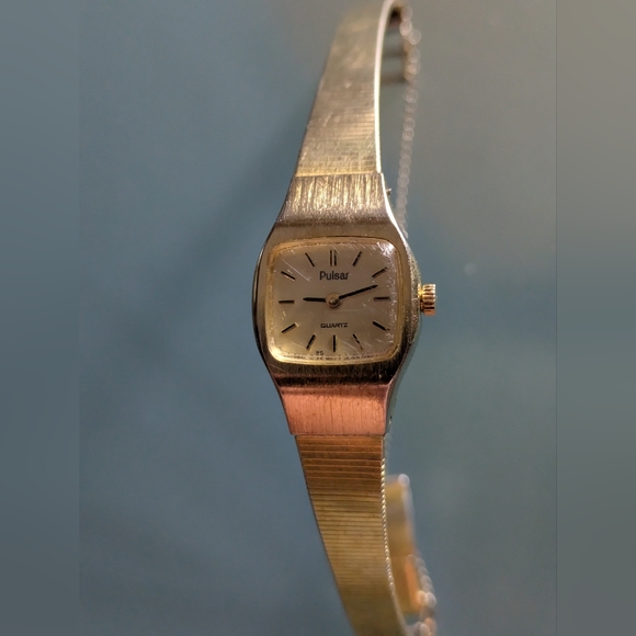 Pulsar Accessories - Vintage Pulsar V232-5540 Gold Tone Women’s Watch 5,75" New Battery